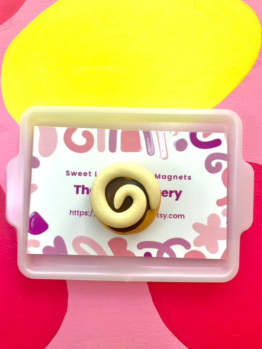 Maple Cinnamon Roll Cookie Magnet