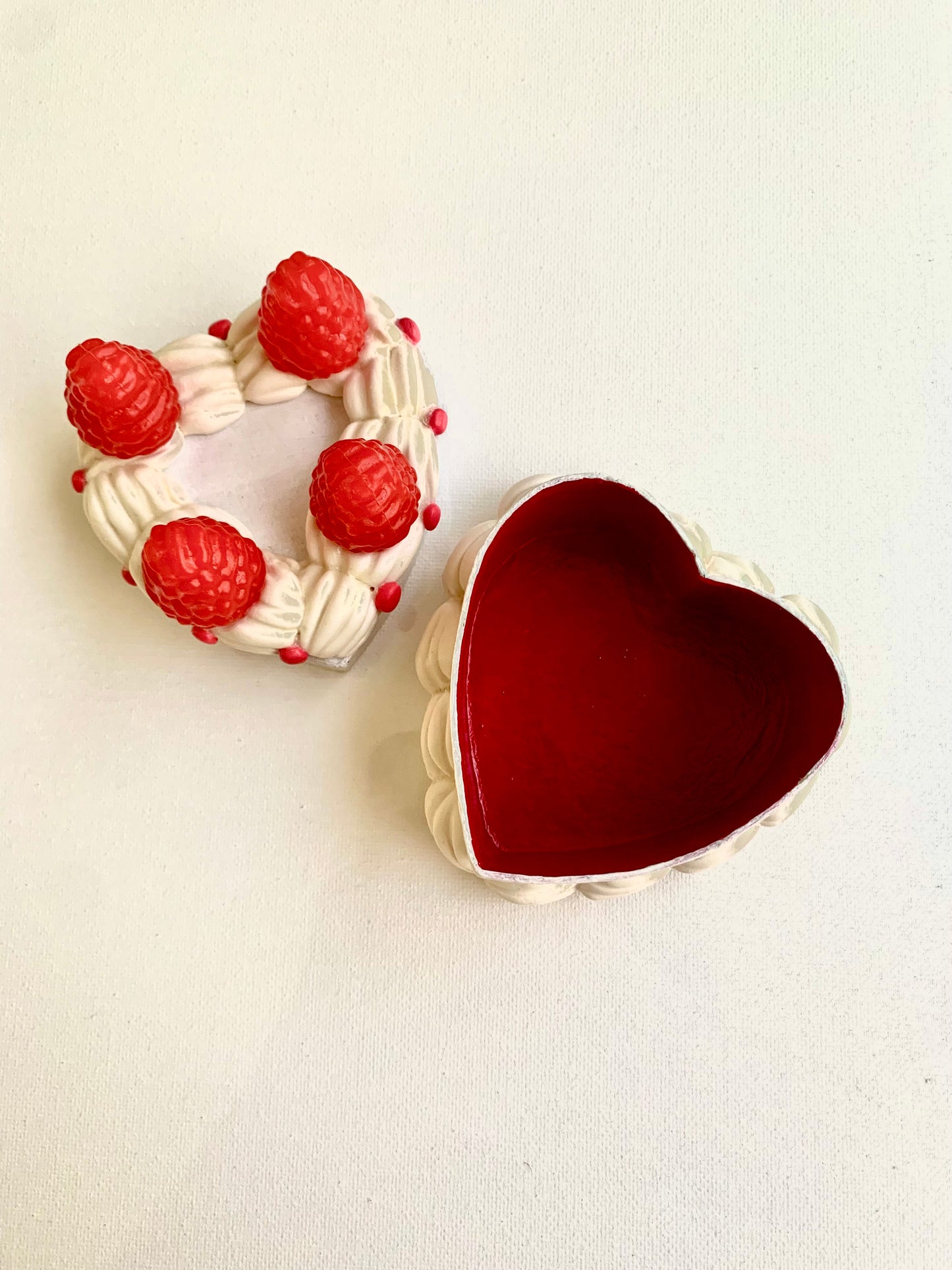 White Raspberry Cake Box