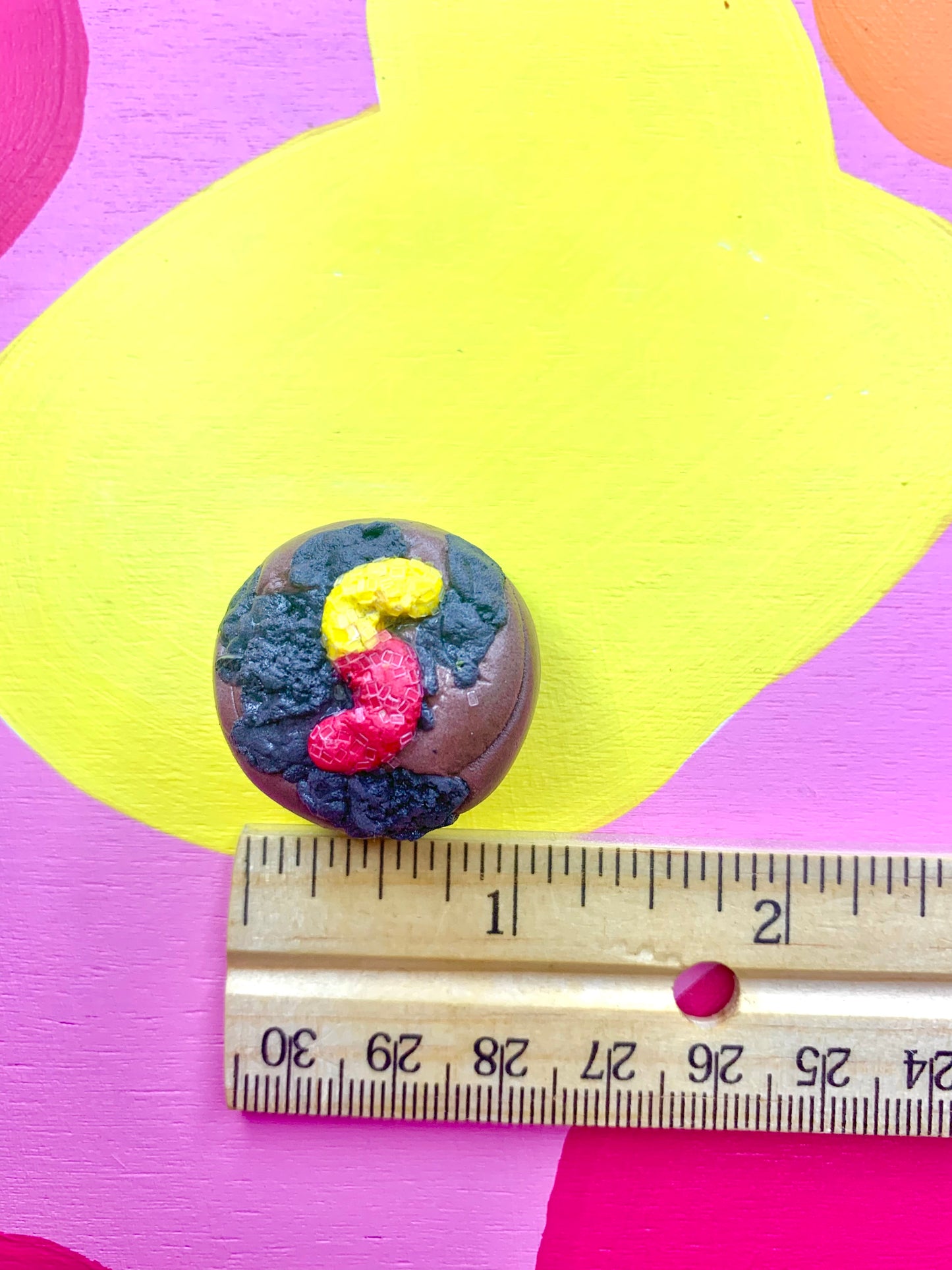 Dirt Cake Cookie Magnet ( Red and Yellow Gummy)