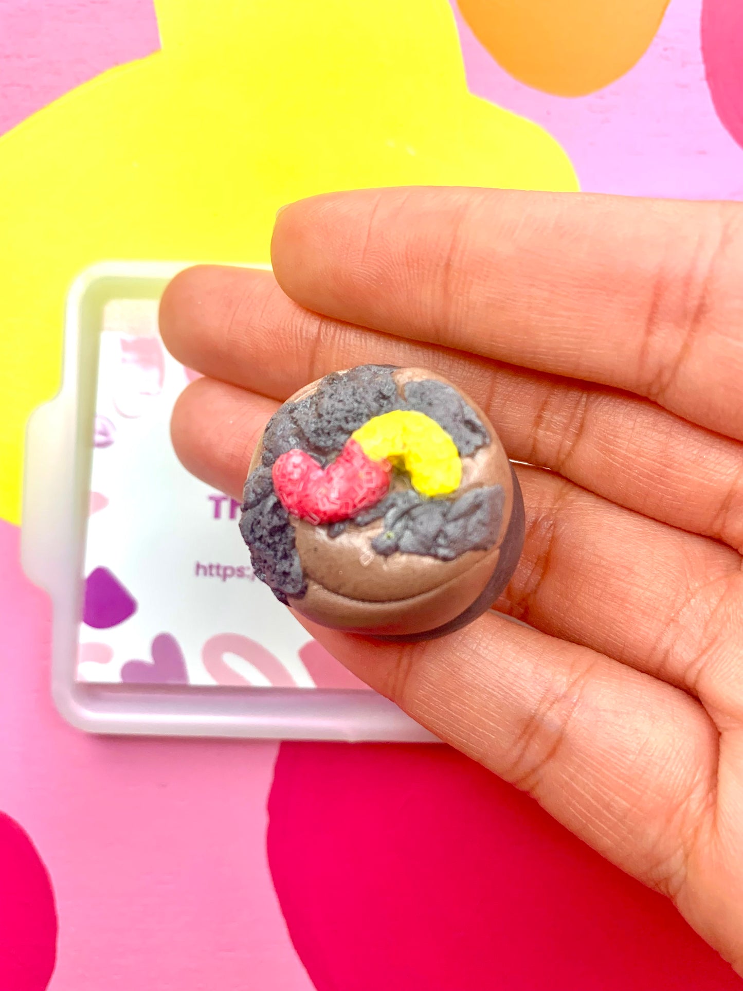 Dirt Cake Cookie Magnet ( Red and Yellow Gummy)