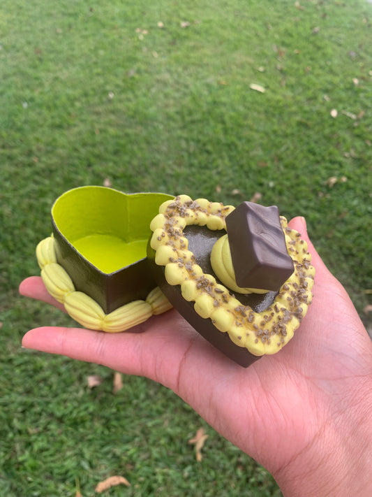 Dubai Chocolate Cake Box