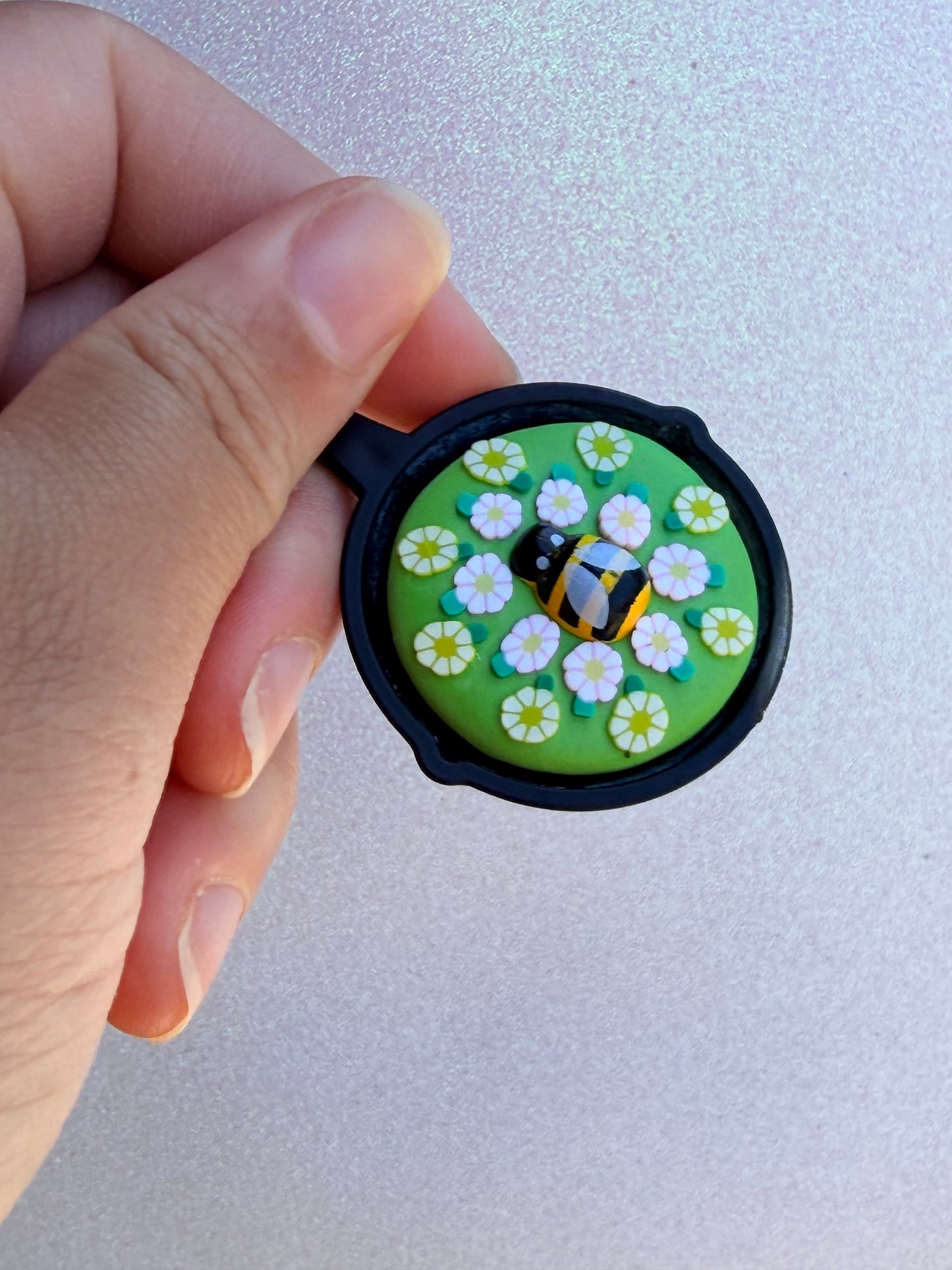 Green Bee Skillet Charm (Garden Pie Collection)