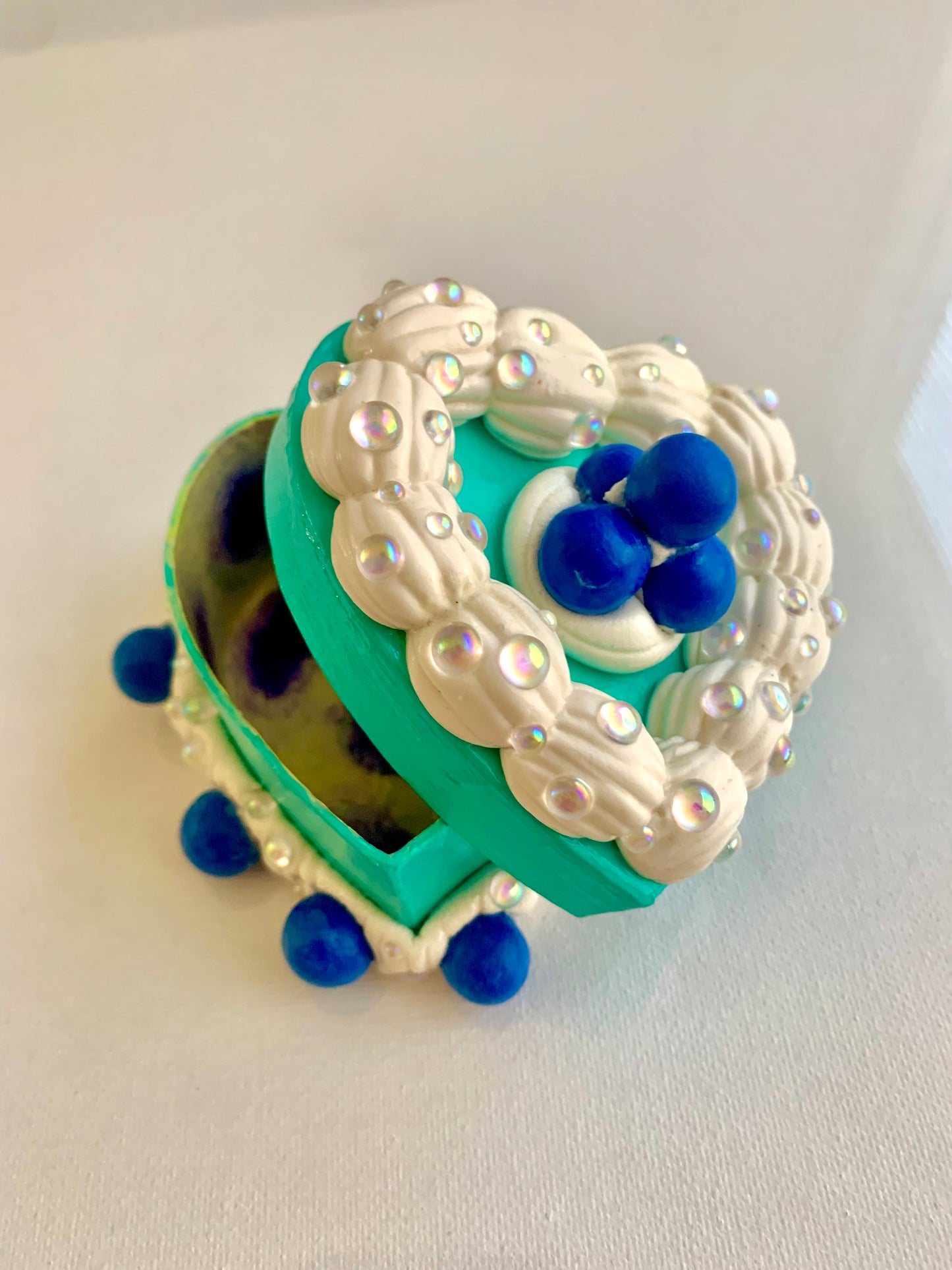 Bubbly Blueberry Cake Box