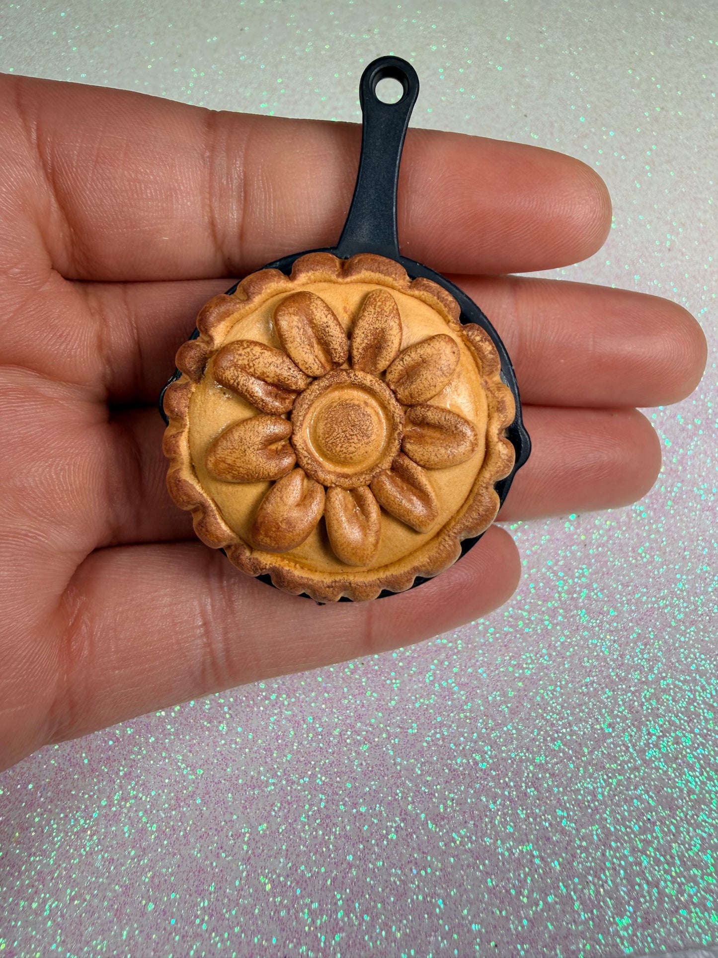 Flower Pattern Moon Cake Skillet Charm