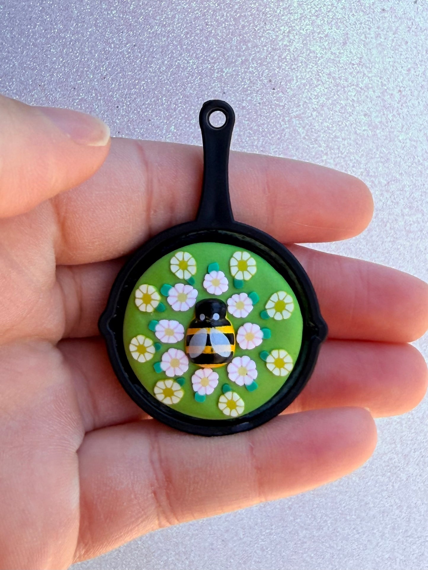 Green Bee Skillet Charm (Garden Pie Collection)