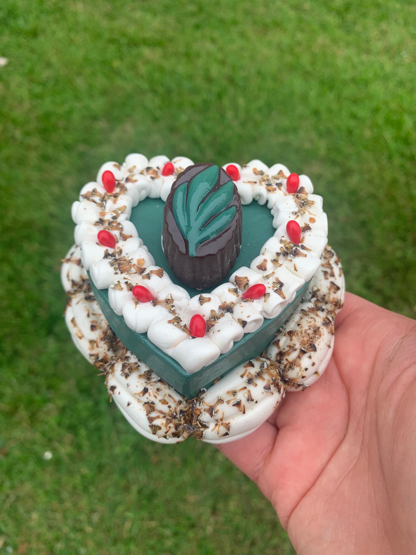 Christmas Pinecone Cake Box
