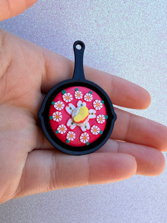 Apple Pie Skillet Charm (Garden Pie Collection)